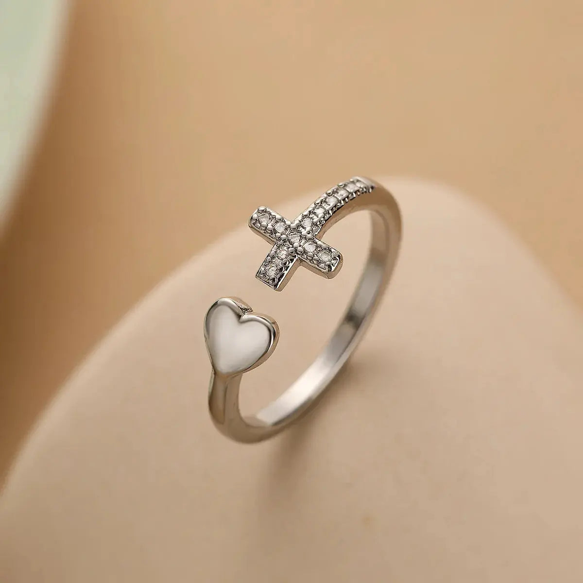 Womens Faith Cross Ring dsers